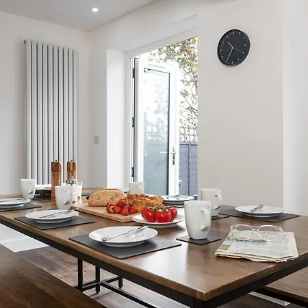 No. 11 St Annes: Ambleside, Spacious, Modern 펜션 앰블사이드