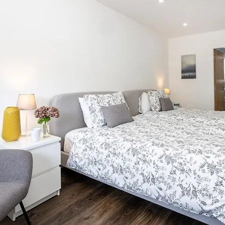 No. 11 St Annes: Ambleside, Spacious, Modern 펜션